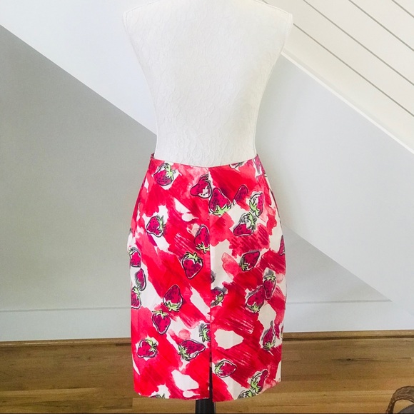 Blumarine Pencil Skirt. Made in Italy. Side Zipper - Picture 2 of 7